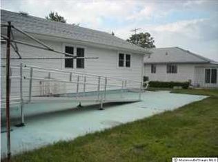 22 Saint David Dr, Toms River, NJ