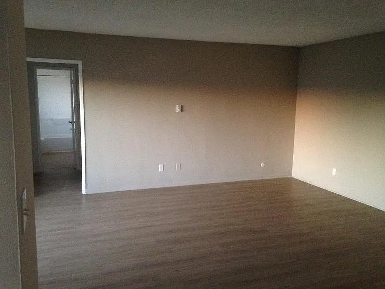 Fairmont Apartments — Photo 6