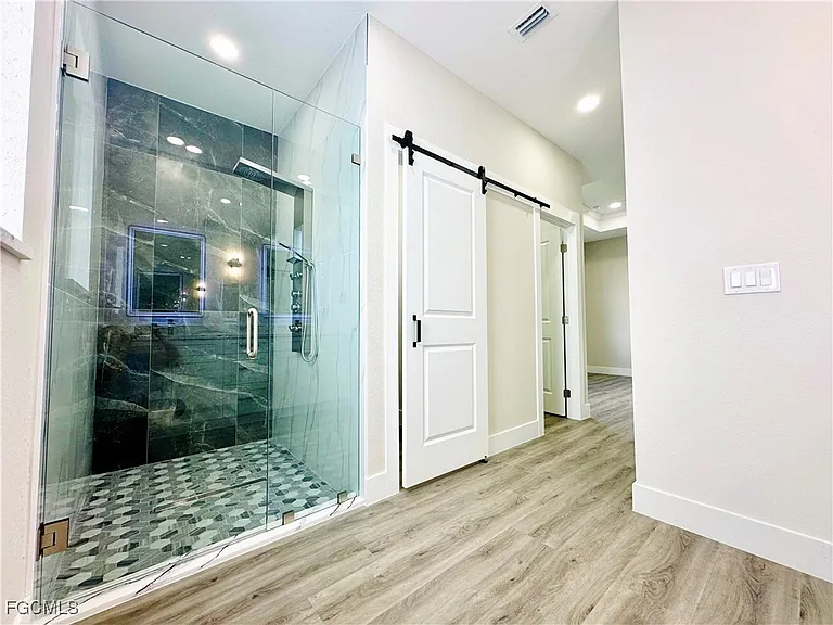 771 Gaylord Ave S — Photo 15