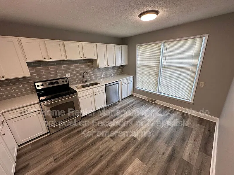 3 bed, 1.5 bath, $1,395 — Photo 4