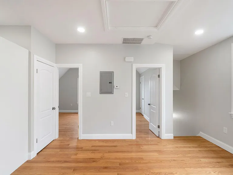 31 Saint Casimir Ave #2 — Photo 13