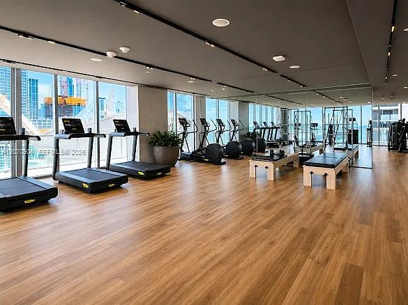 1400 Biscayne Blvd #3401 — Photo 34