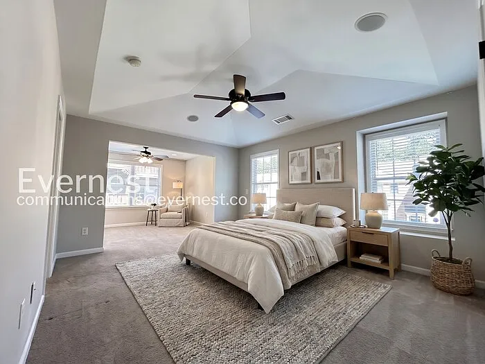 4 bed, 3.5 bath, 3256 sqft, $3,795 — Photo 4