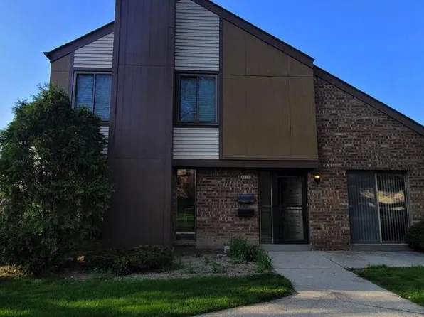 8622 North Servite DRIVE, Milwaukee, WI 53223