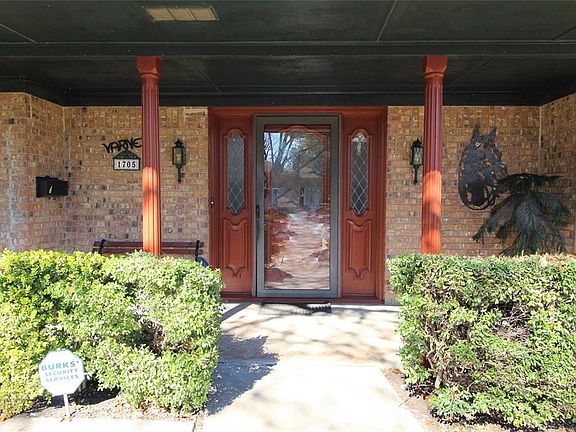 4th image of 1705 Alexander Dr