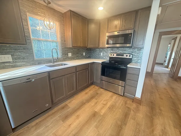 35B Beach St #B — Photo 5