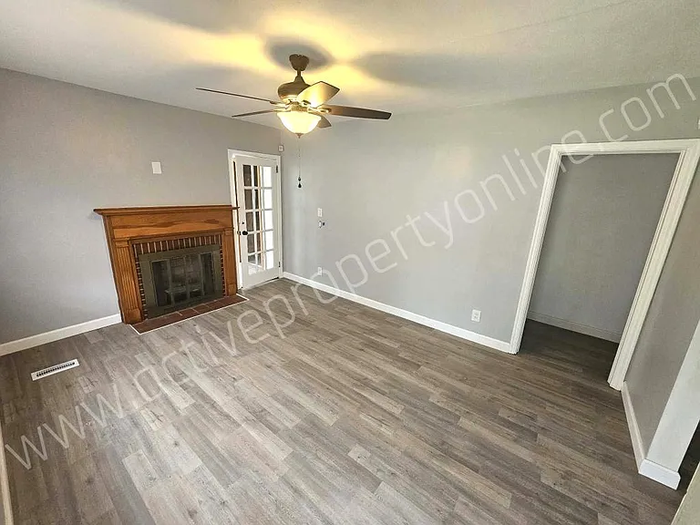 1935 Northbrook Ave — Photo 2