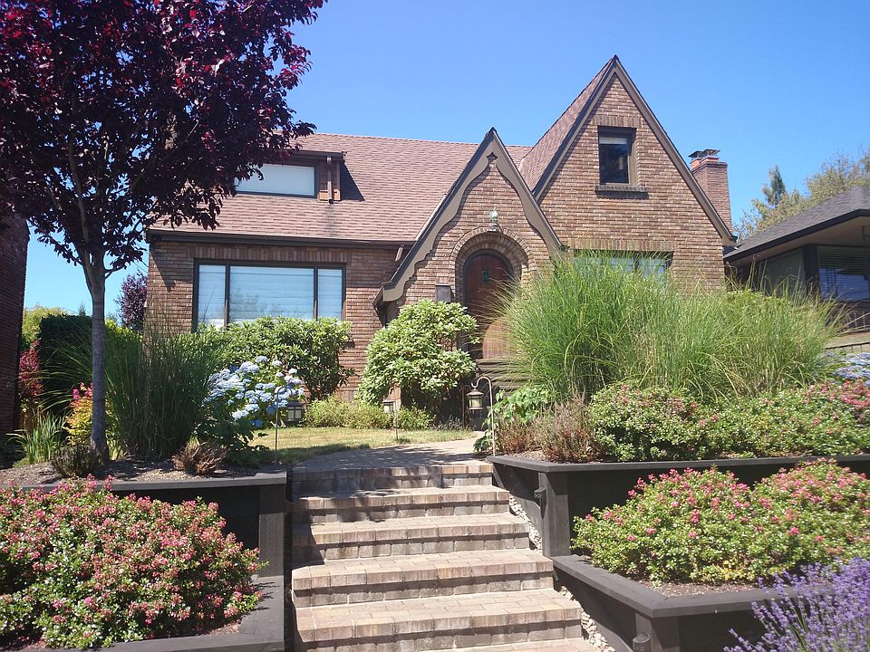 1st image of 1547 Thorndyke Ave W