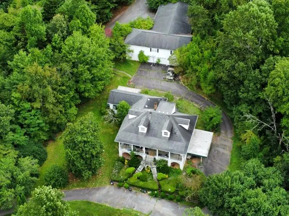 16 Misty Mountain Ln, Blairsville, GA 30512
