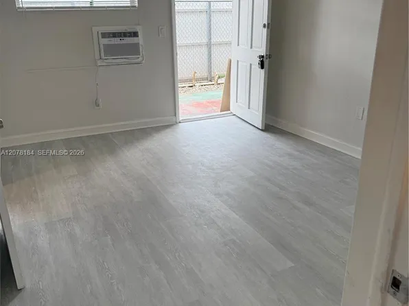 166 W 8th St #1, Hialeah, FL 33010