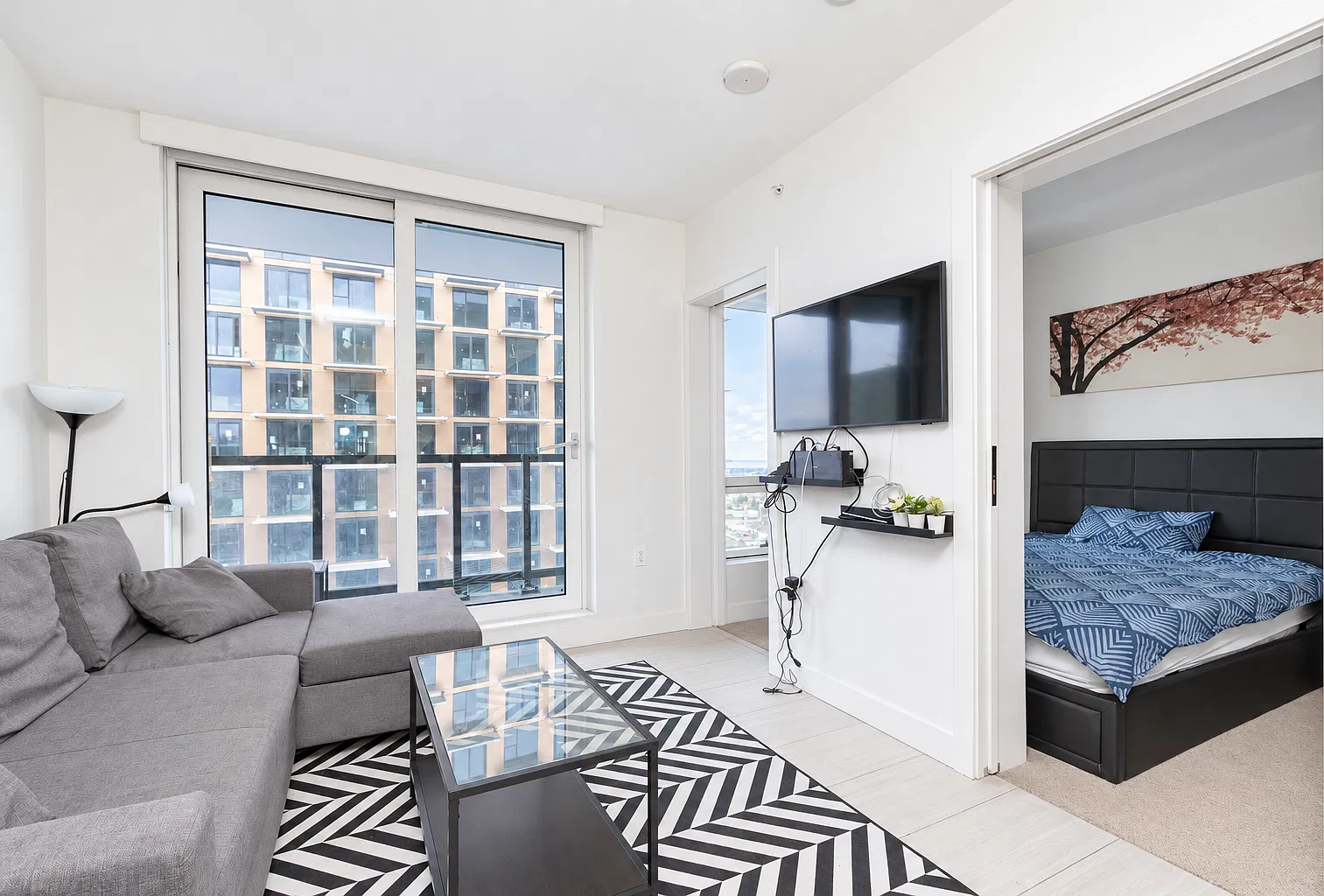 1 bed, 440 sqft, $2,200 — Photo 2