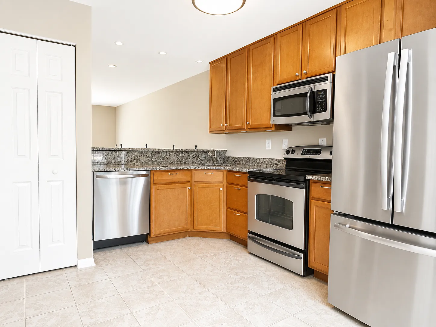 2 bed, 1294 sqft, $2,850 — Photo 4