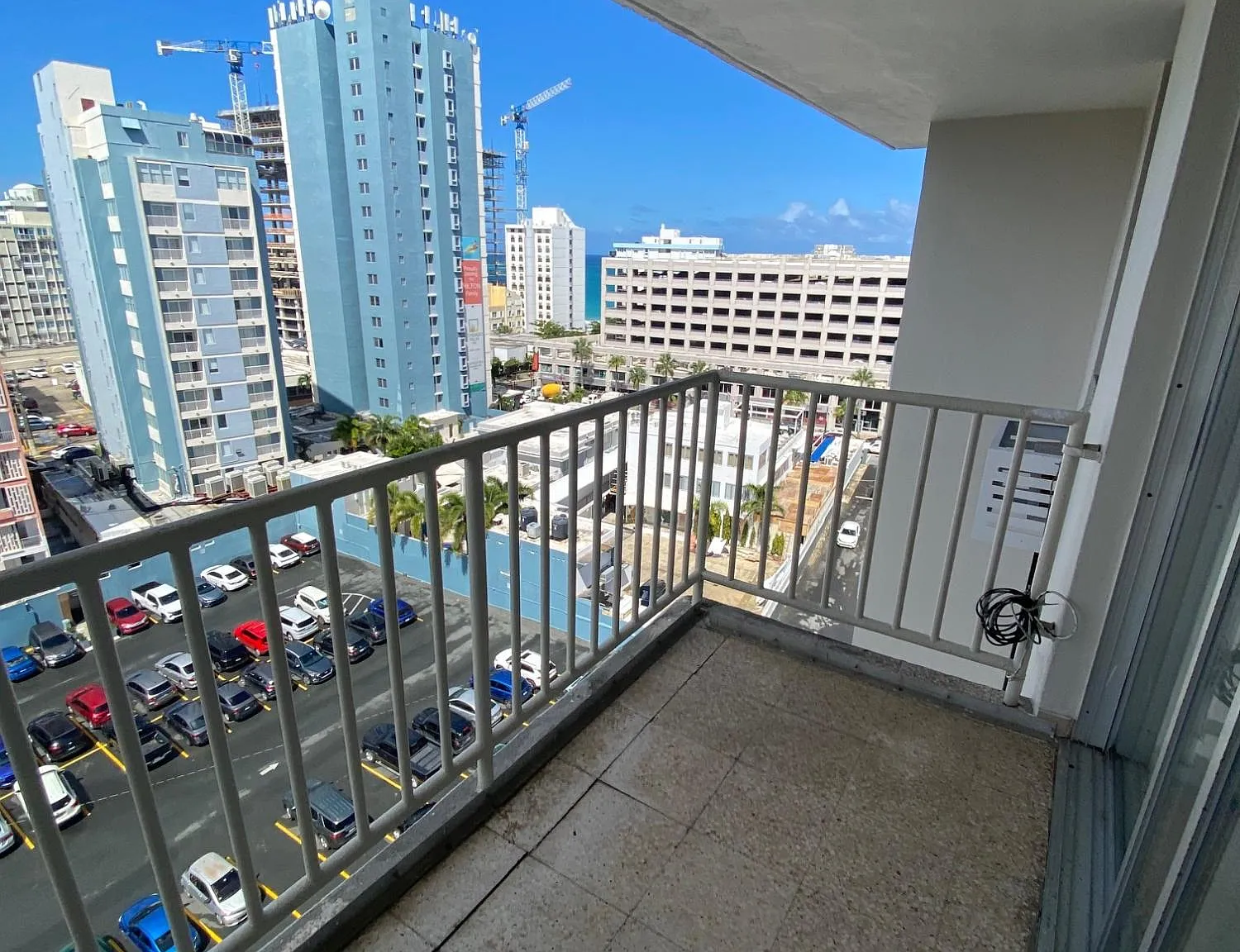 Elbal Gardens (Condominio) — Photo 2
