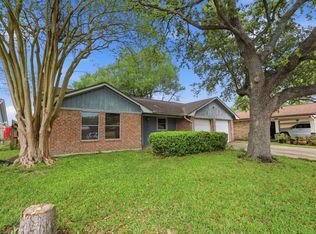 4002 Montego Dr, Baytown, TX 77521