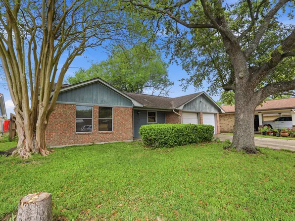 4002 Montego Dr, Baytown, TX 77521