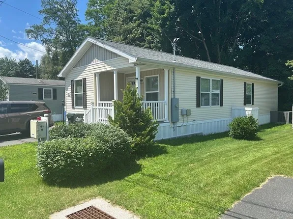 26 Greenlawn Dr #38, Danbury, CT 06810