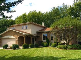 13720 Woodridge Ln, Orland Park, IL 60462