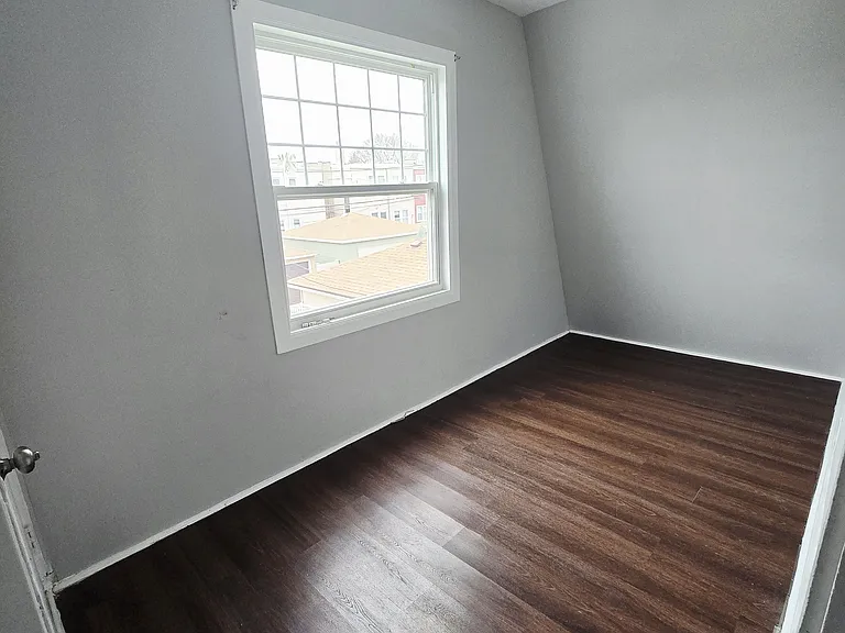 4819 W George St #2 — Photo 10
