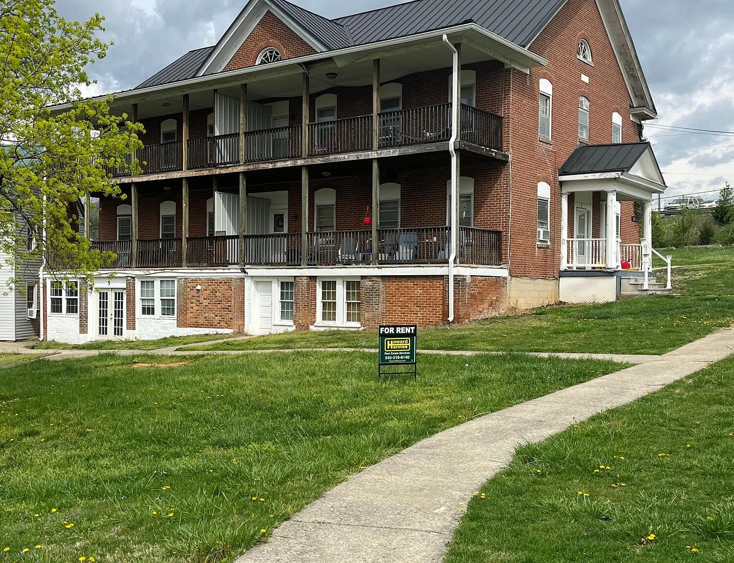 1 bed, 1.0 bath, 2000 sqft, $1,225 — Photo 1