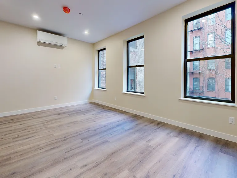 317 W 48th St #3R — Photo 1