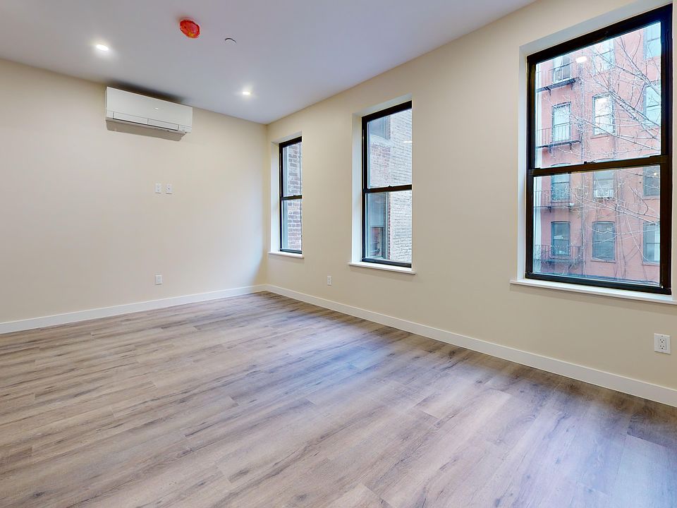 1st image of 317 W 48th St #3R