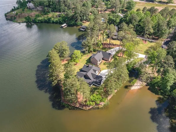 15327 Marina Dr, Northport, AL 35475