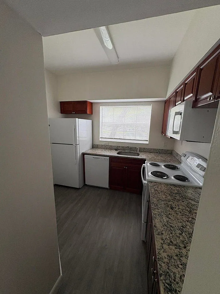 2 bed, 2.0 bath, $2,200 — Photo 4