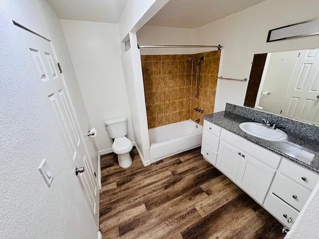 Bellflower Apartments — Photo 6
