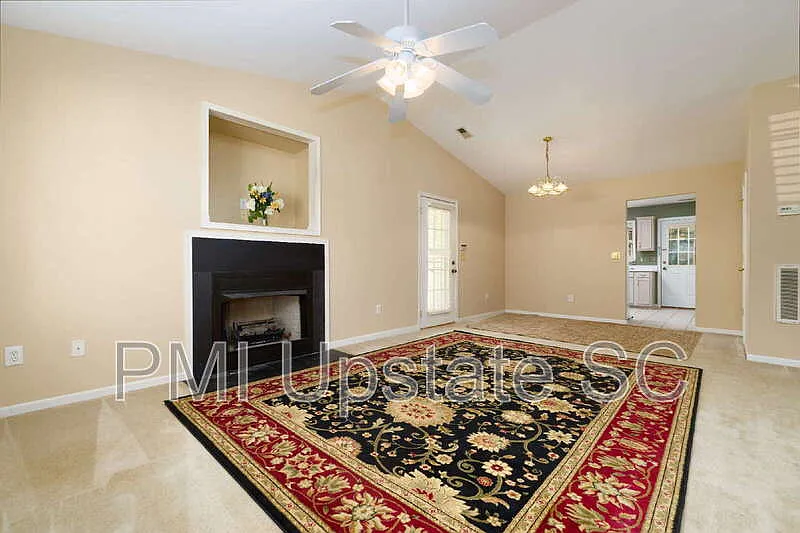 3 bed, 2.0 bath, 1288 sqft, $1,675 — Photo 4