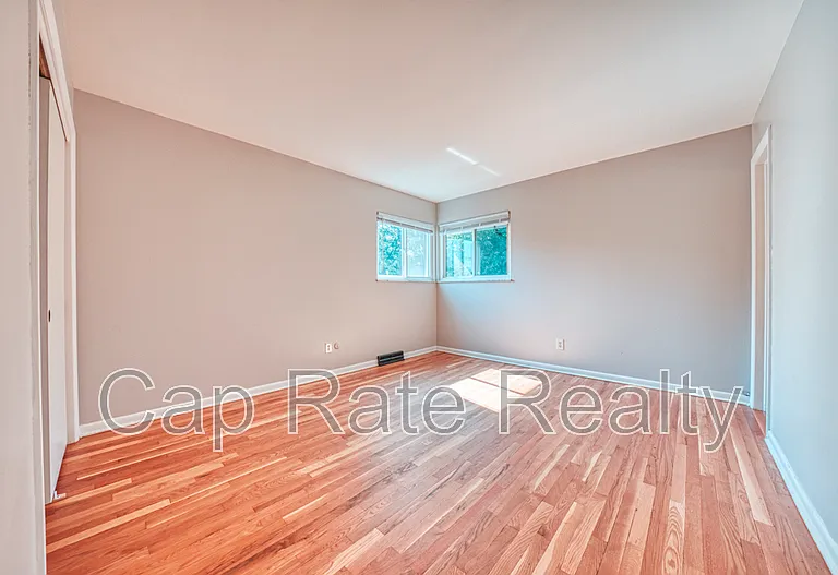 26 S Hampton Rd #D — Photo 8