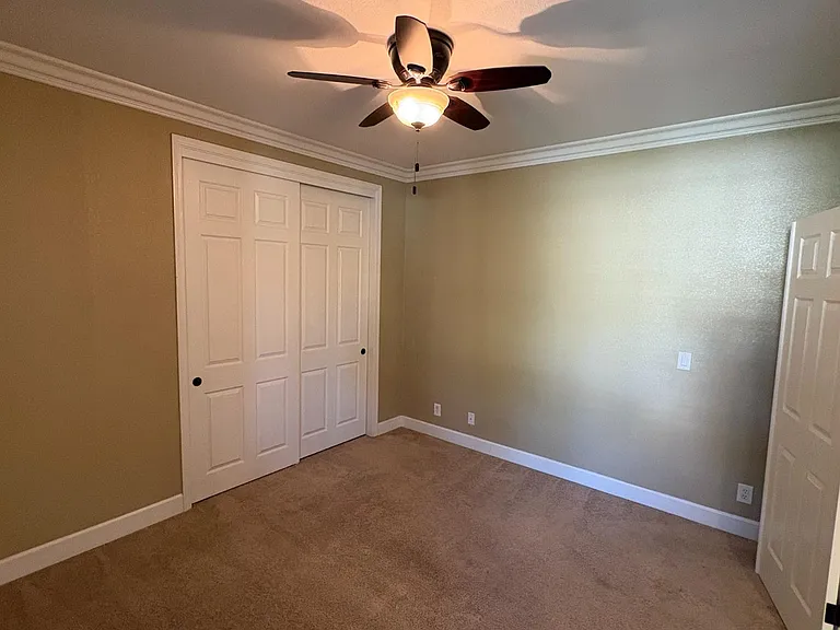 1105 N Perry Ave — Photo 14