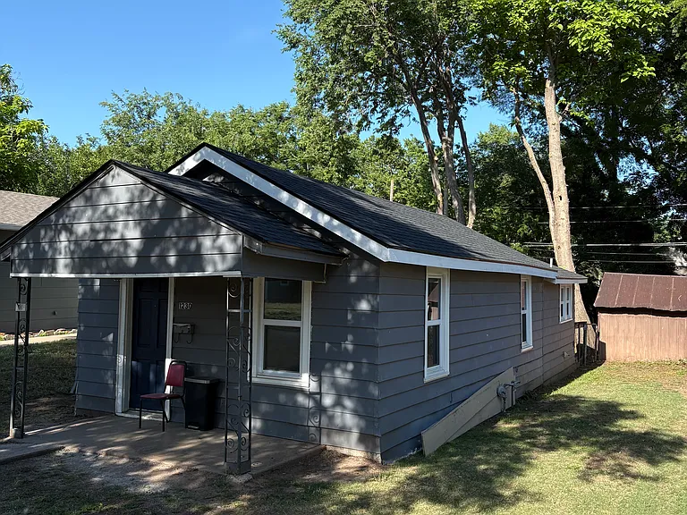 1230 Osage St — Photo 2