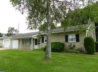 108 S Church St, Robesonia, PA 19551