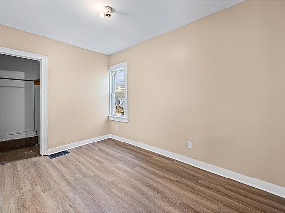 5th image of 89 Superior St