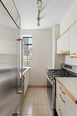 Rented by Douglas Elliman | media 18