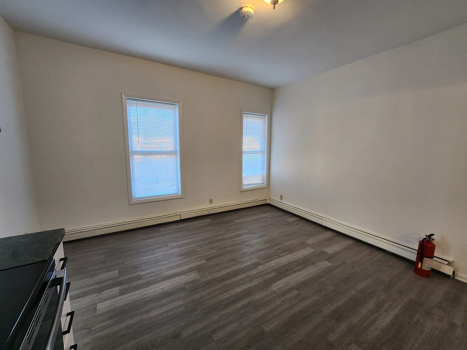 1 bed, 500 sqft, $1,400 — Photo 3