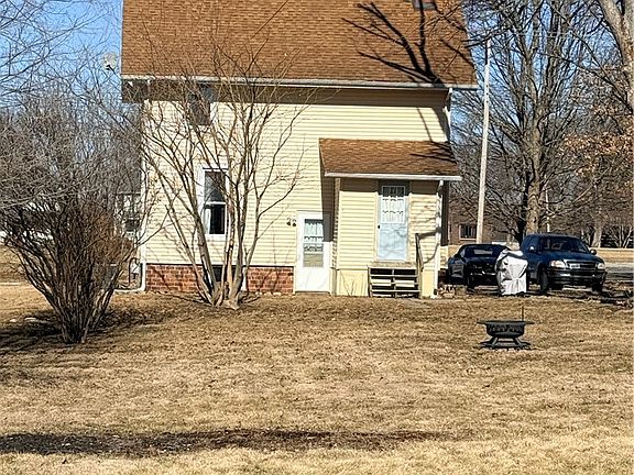 3rd image of 615 E Seminary Ave