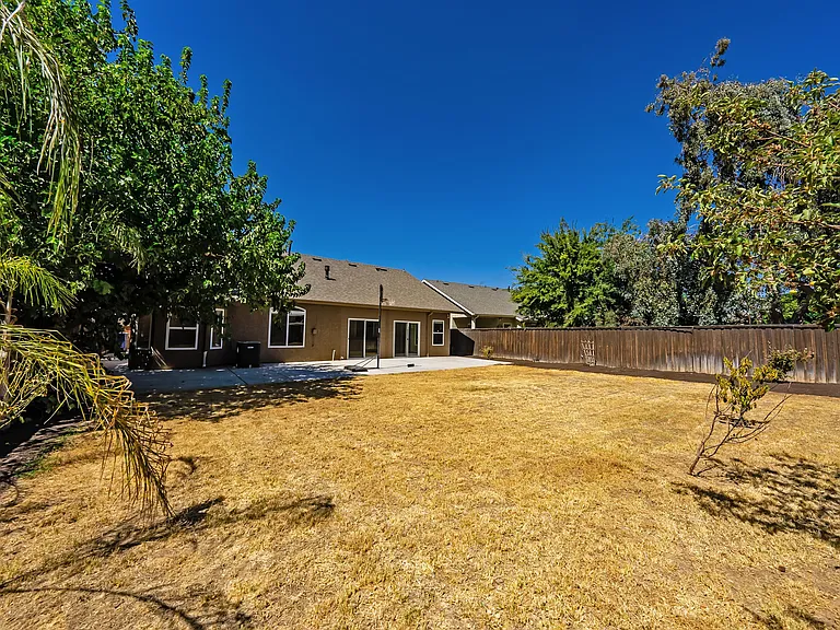 5857 W Millbrae Ave — Photo 32