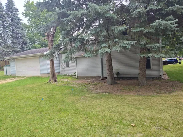 203 E Home St, Edmore, MI 48829