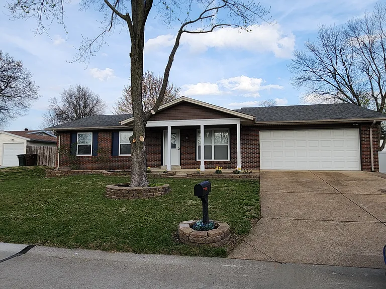11 Appletree Dr — Photo 1