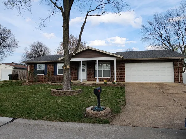 11 Appletree Dr, Saint Peters, MO 63376