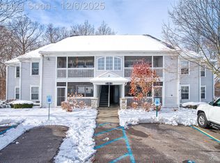 12274 Saint Andrews Way, Fenton, MI 48430