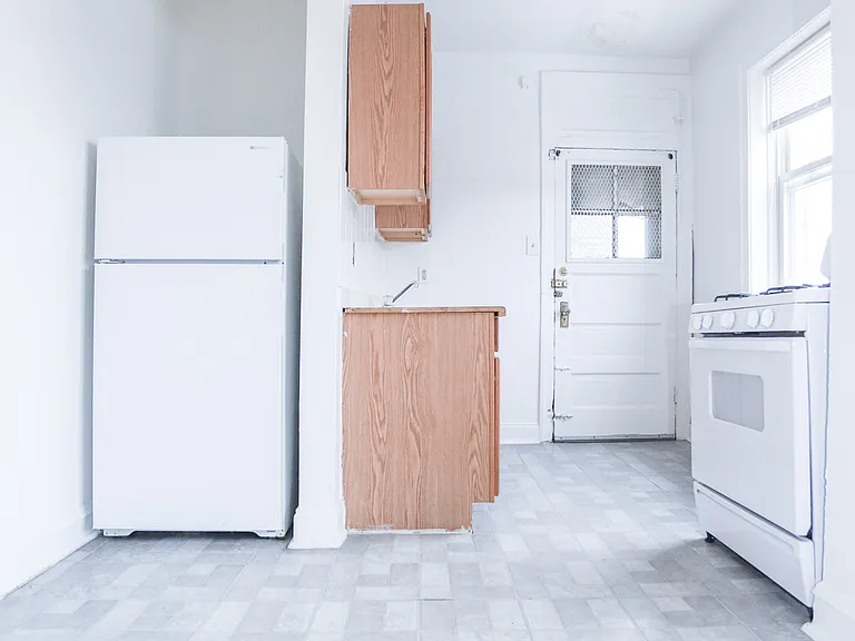 3944 W Roscoe St #2B — Photo 6