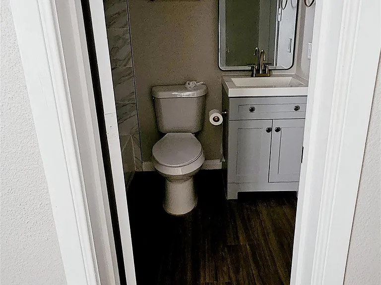 2415 Perry St — Photo 14