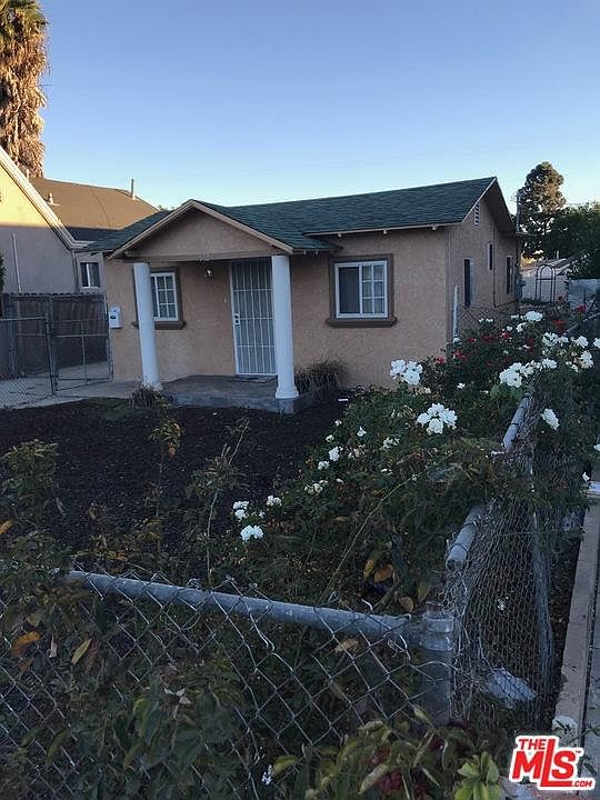 1st image of 552 Hyde Park Pl