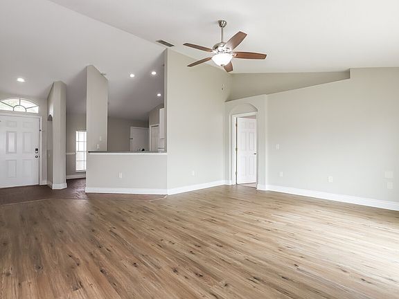 5th image of 1586 Caroline Ct