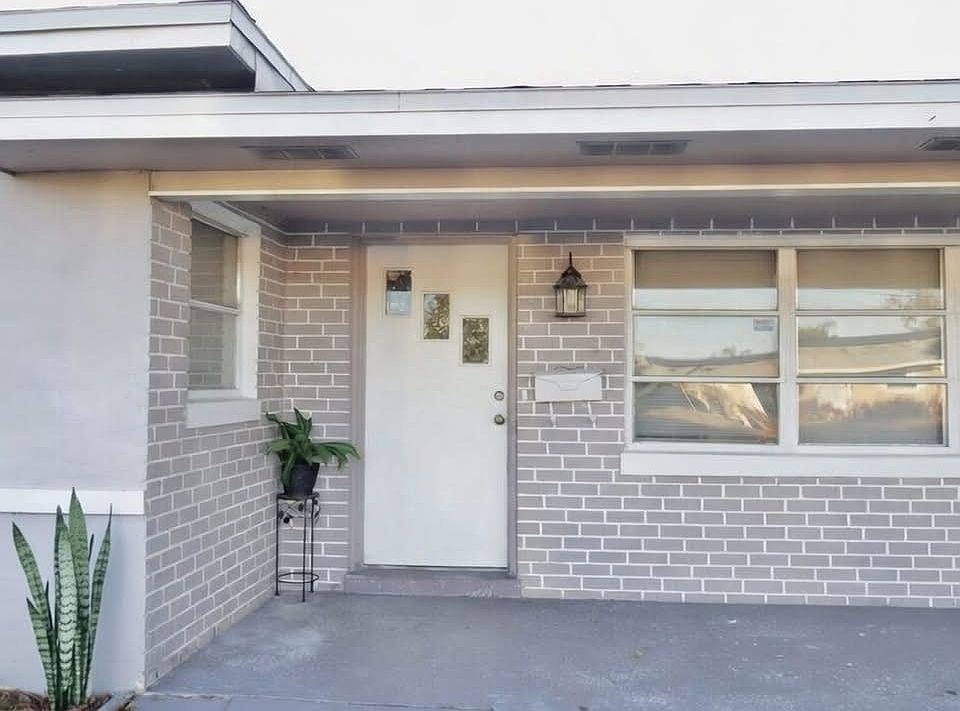 1st image of 2002 60th St N