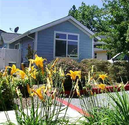 2nd image of 203 Highlands Ct