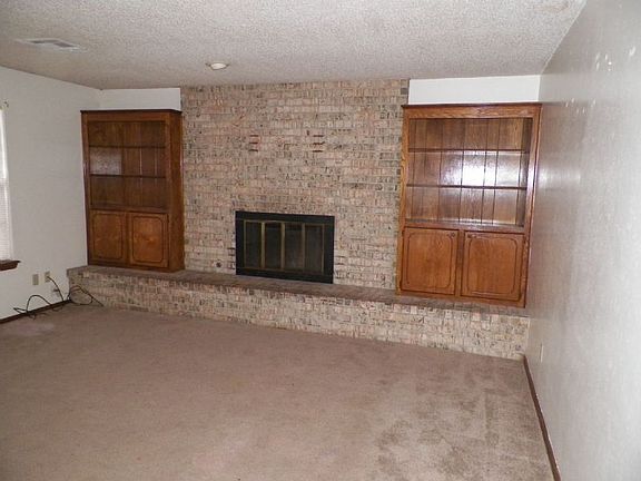 3rd image of 6144 SW Oak Cliff Ave
