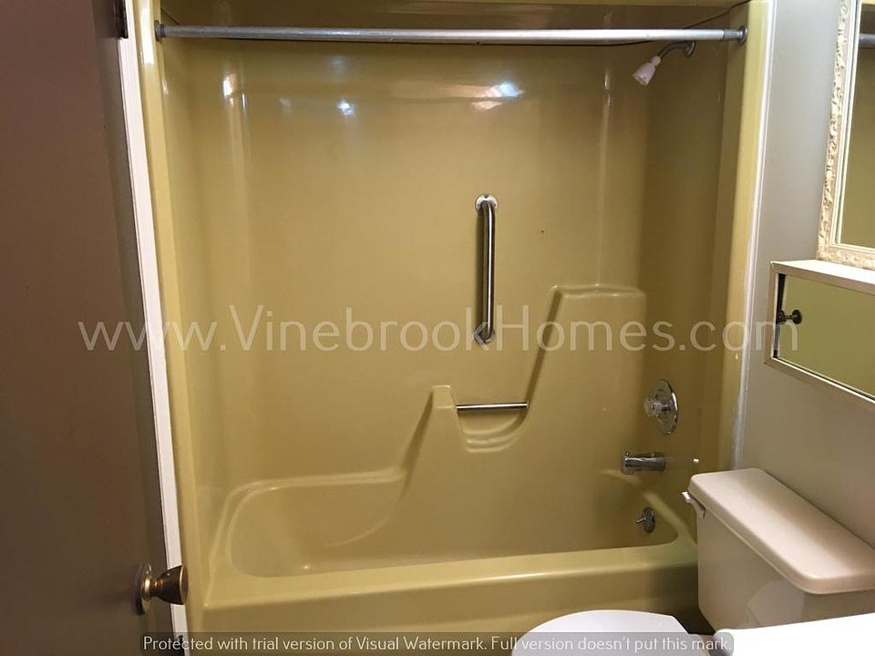 1st image of 7604 N Swan Lake Dr APT 1C
